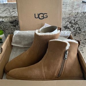 SHORT UGGS